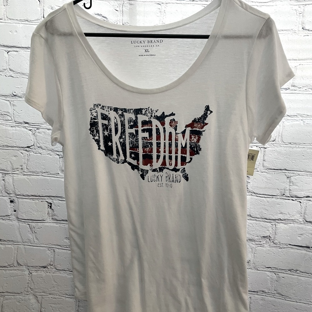 Lucky brand tshirt